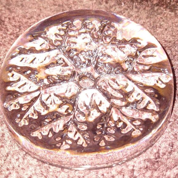 Paperweight Glass 3 inch diameter, clear Snowflake Excellent Condition - Picture 2 of 4